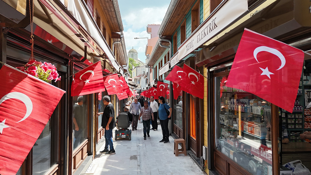 ‘Dar Çarşı’da Yenilik Rüzgarı: Tarihi Restorasyon Tamamlandı