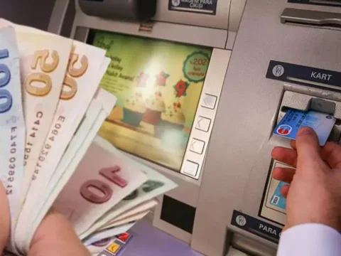 ATM’lerde yeni dönem başlıyor: Kartla para çekmek yerini QR kodlara bırakıyor